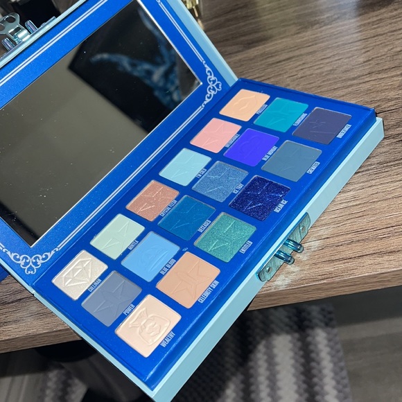 Jeffree Star - Picture 2 of 2